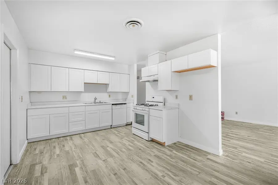 5574 Tunis Avenue, Las Vegas, NV 89122 - #2