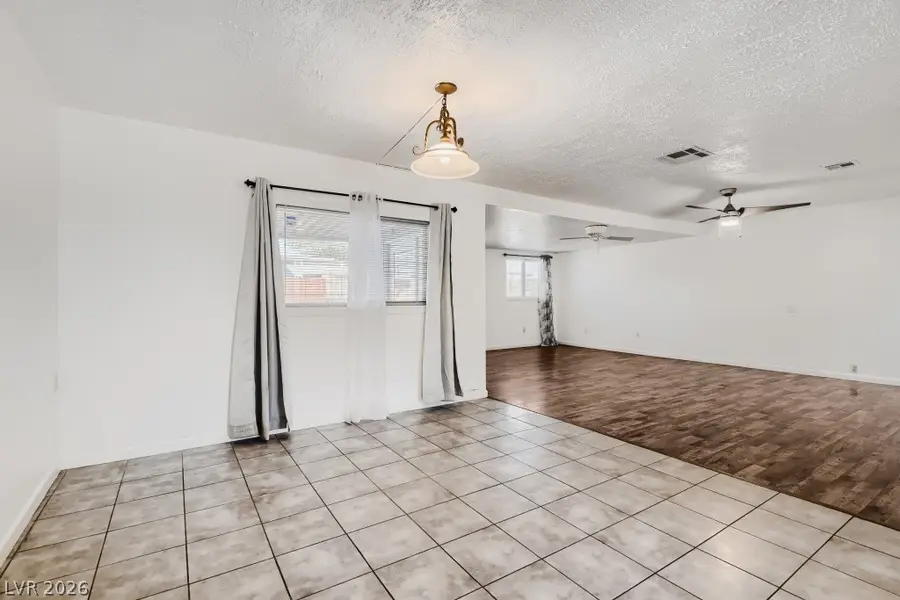 5422 N Sir Richard Drive, Las Vegas, NV 89110 - #3