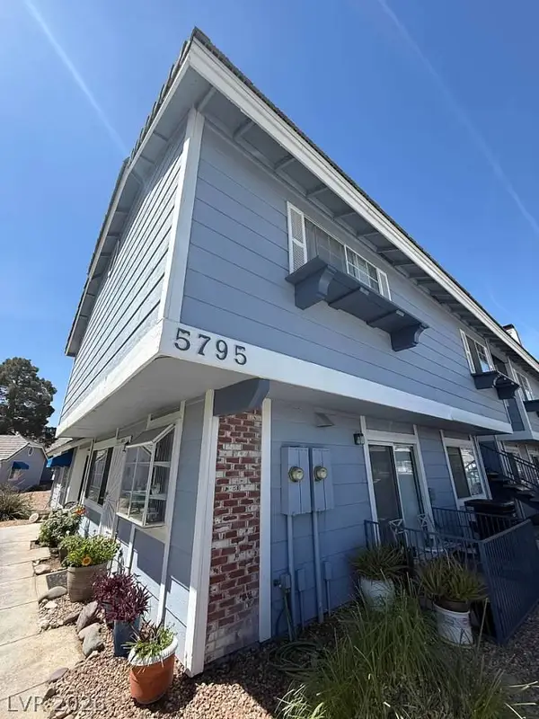 5795 Medallion Drive #202, Las Vegas, NV 89122