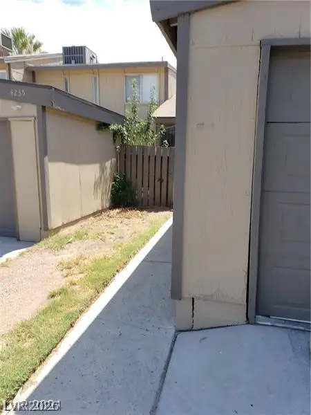 4231 White Sands Avenue, Las Vegas, NV 89121 - #3