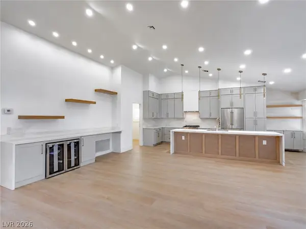 9208 Cactus Wood Drive, Las Vegas, NV 89134