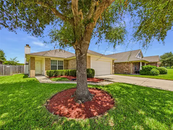 806 Rocky Rose Court, La Marque, TX 77568