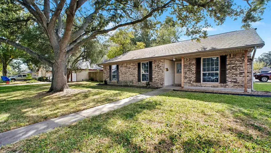 5208 Carmona Lane, Pearland, TX 77584 - Image #3