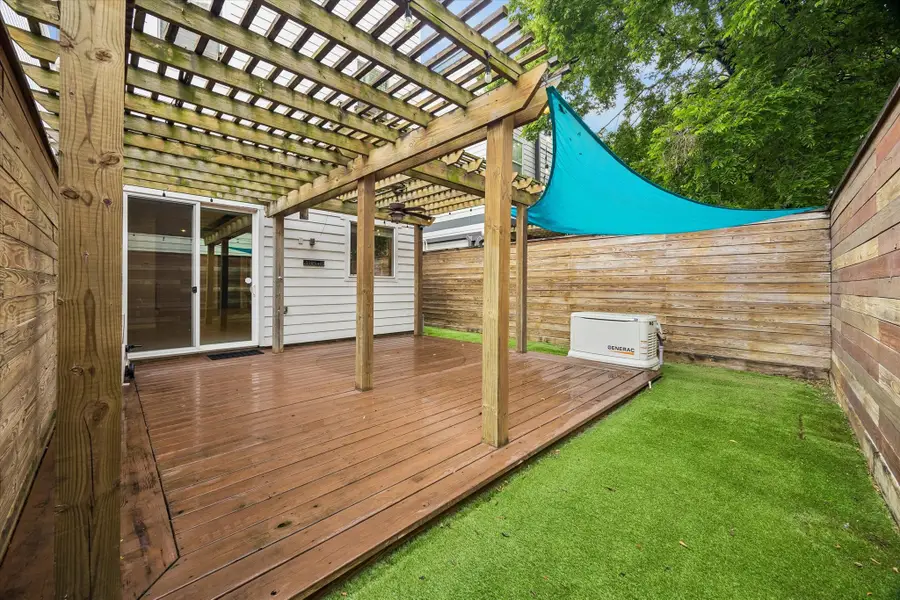 1609 Saint Charles Street #B, Houston, TX 77003 - #2