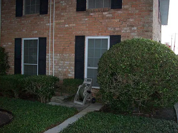 14333 Memorial Drive #32, Houston, TX 77079