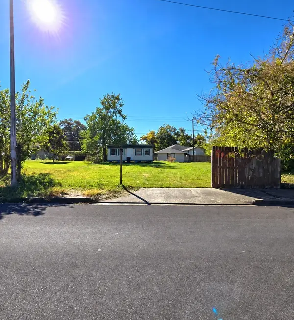 311 W Main Street, Baytown, TX 77520