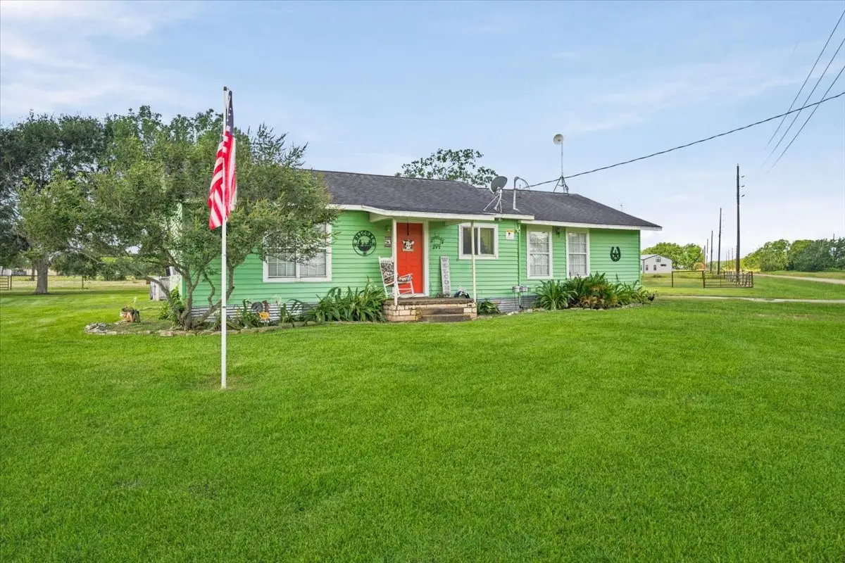 765 Norcross Road, Wallis, TX 77485 - #1