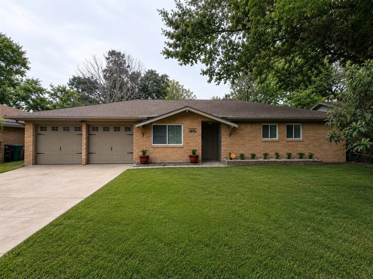 5846 Ettrick Drive, Houston, TX 77035 - #1