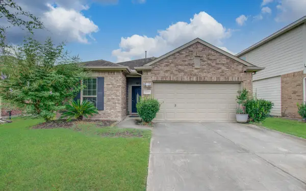 12727 Silver Winter Trail, Houston, TX 77014