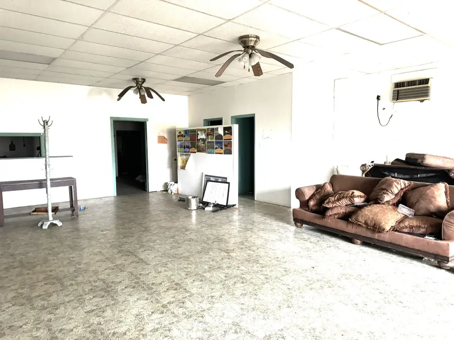 1103 Us Highway 59 N, Edna, TX 77957 - #2
