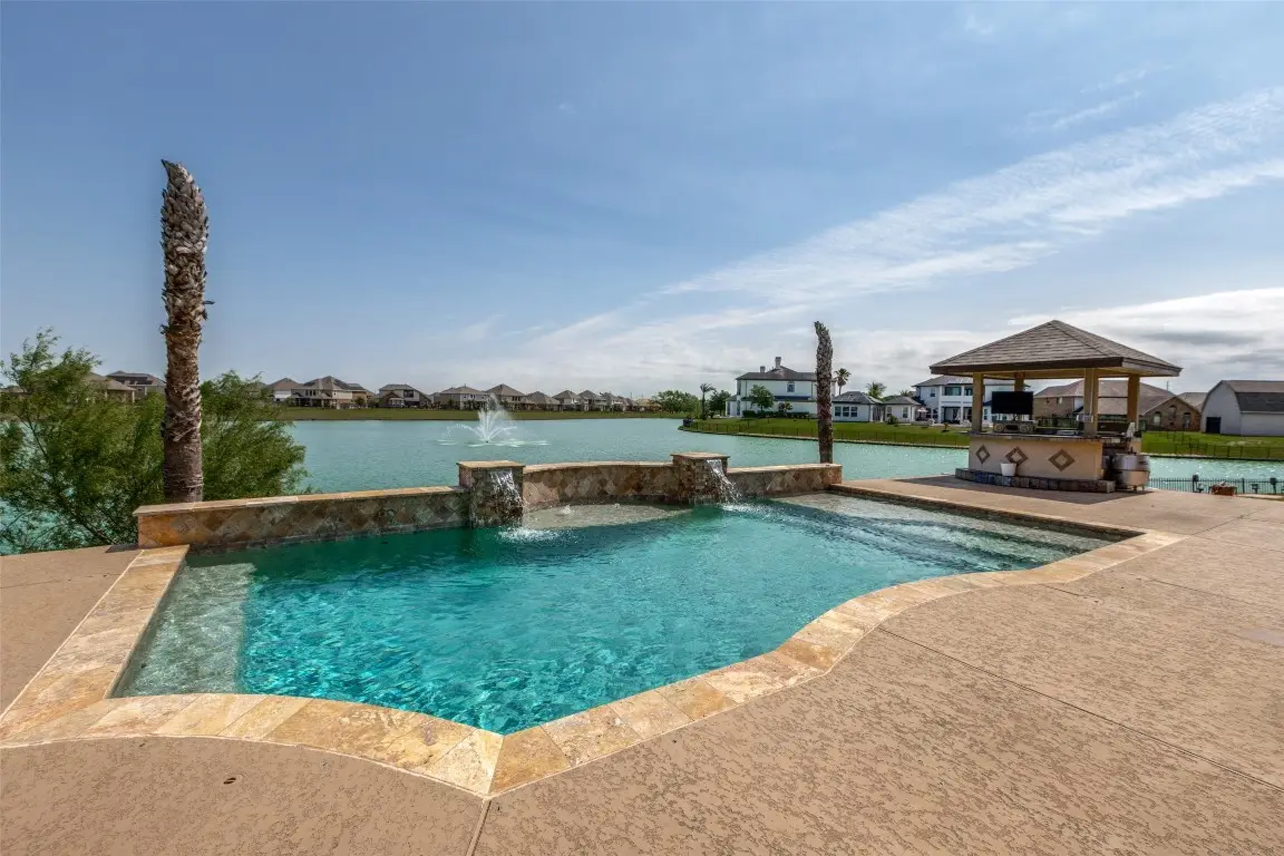 8 Cypress Point Court, Manvel, TX 77578 - #1