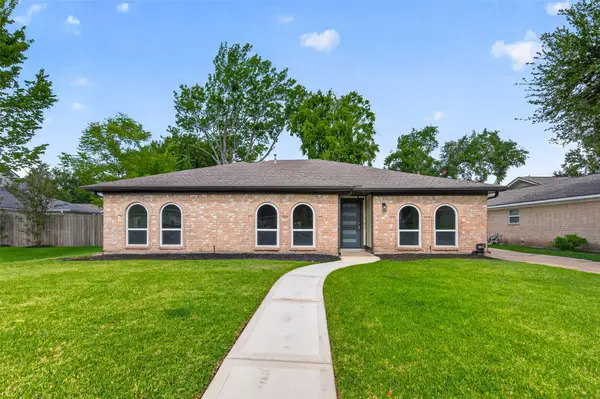 1307 Hitherfield Drive, Sugar Land, TX 77498