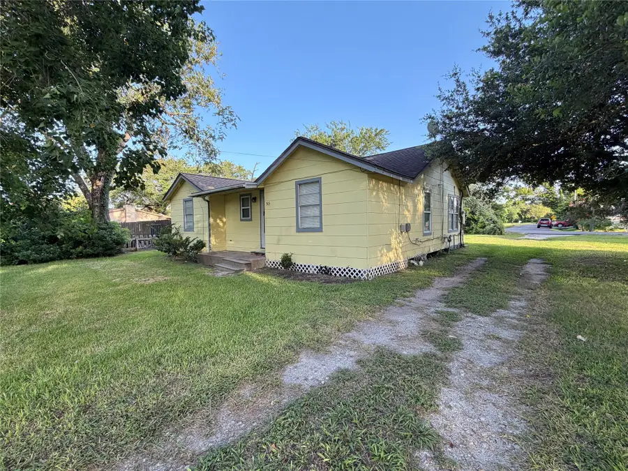 503 Mckee Street, Clute, TX 77531 - #2