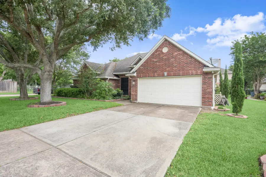 3903 Crystal Lake Circle S, Pearland, TX 77584 - #3