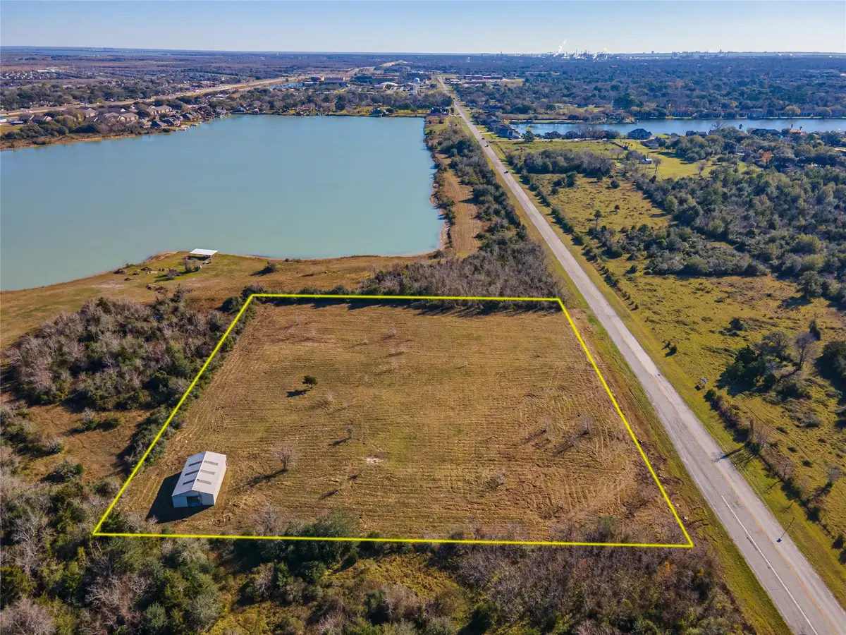 9702 Monticello Drive, Texas City, TX 77591 - Image #1