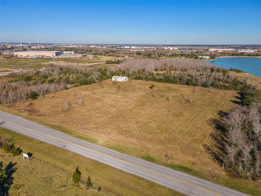 9702 Monticello Drive, Texas City, TX 77591 - Image #3