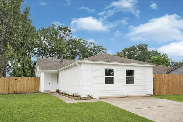 5314 Gayla Lane, Baytown, TX 77521