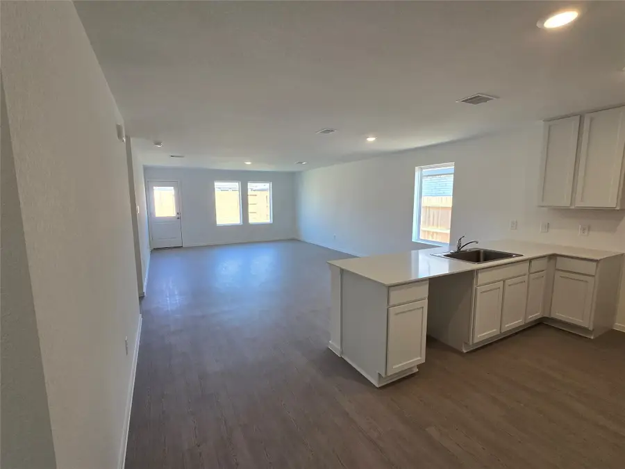 9338 Speckled Trout Drive, Baytown, TX 77521 - Image #2