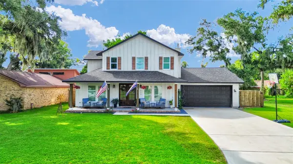 229 Montclaire Drive, West Columbia, TX 77486