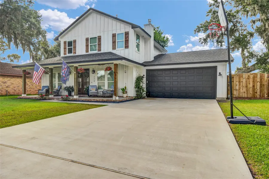 229 Montclaire Drive, West Columbia, TX 77486 - #3