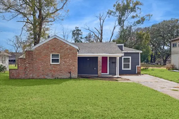 710 E Magnolia Street, Angleton, TX 77515