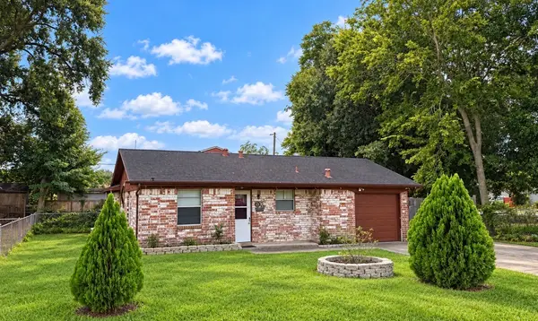 1122 Mitchell Road, Houston, TX 77037