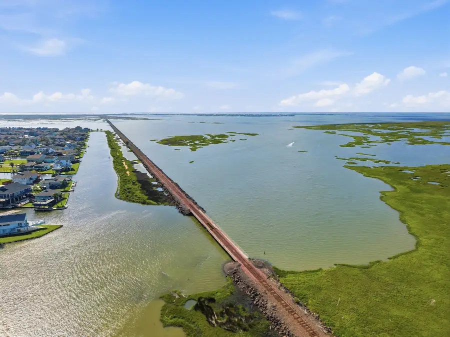 489 Pompano Street, Bayou Vista, TX 77563 - #3