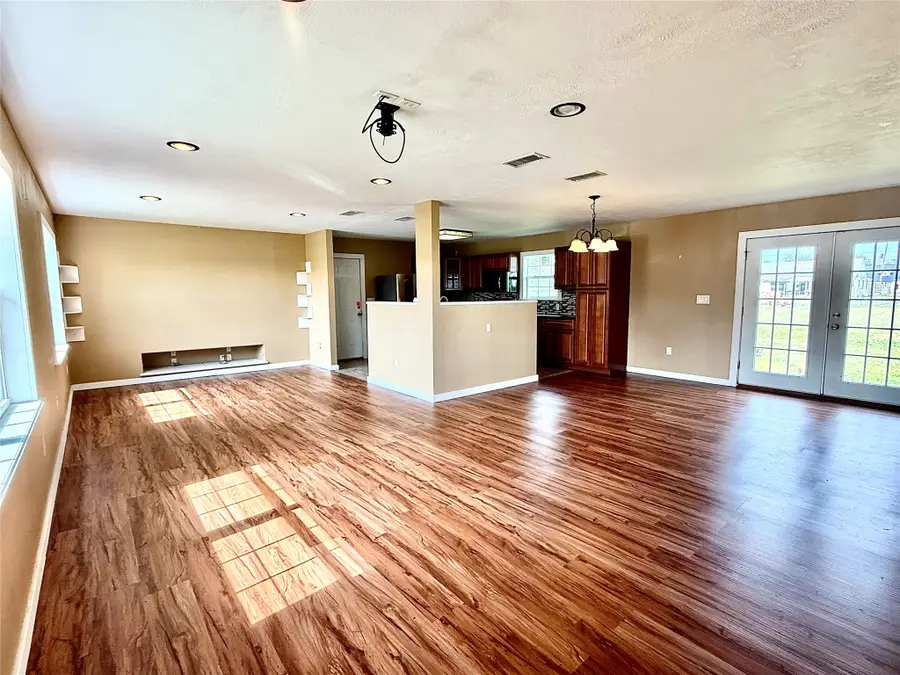 5520 Lincoln Avenue, Groves, TX 77619 - #3