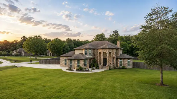 1202 Rocky Falls Lane, Huffman, TX 77336