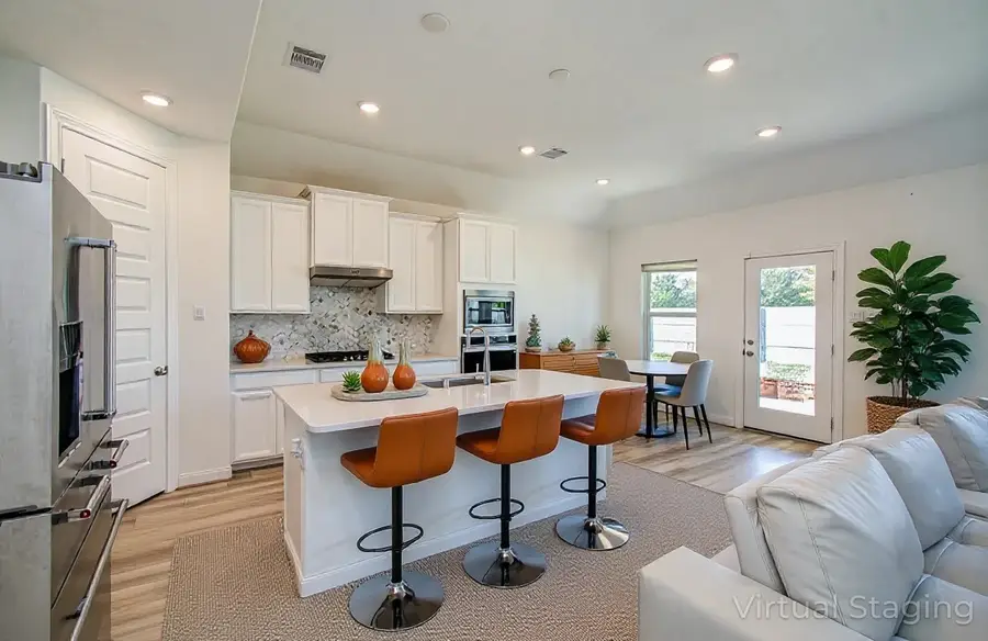 2816 Oakheath Crest Court, Pearland, TX 77089 - Image #3