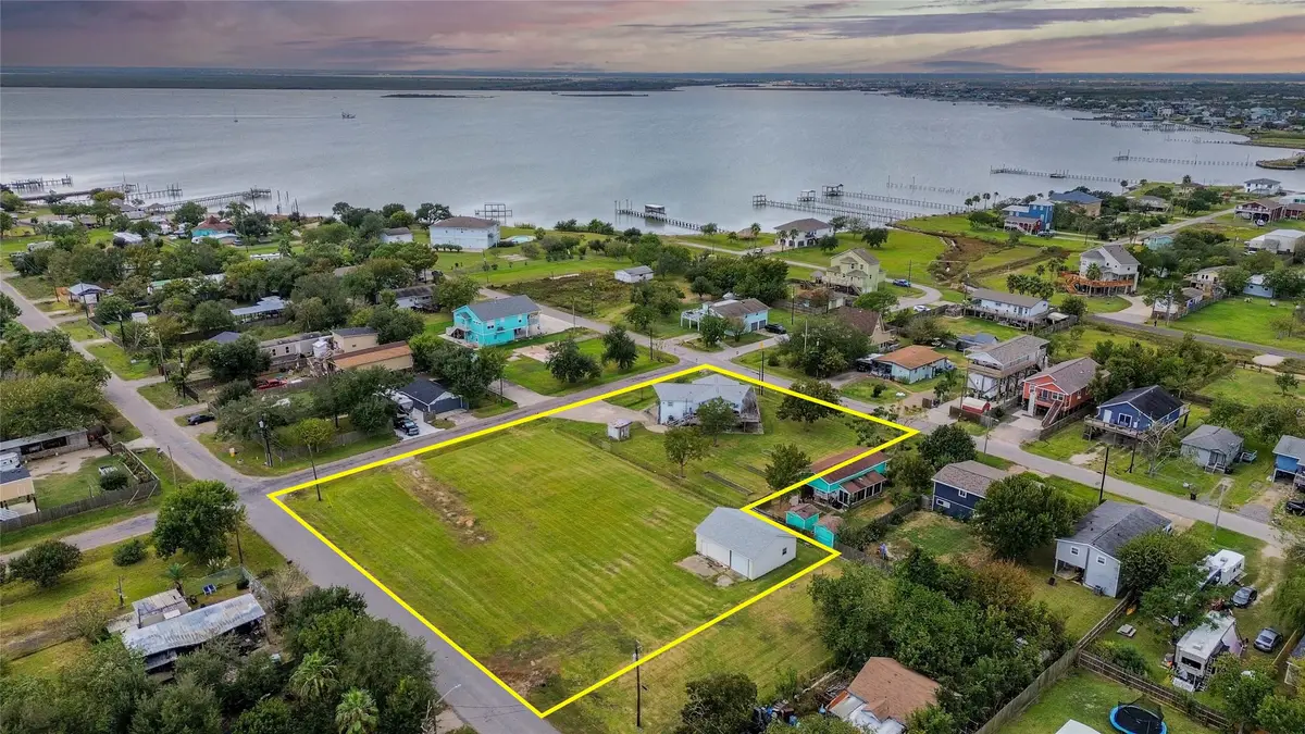1045 12th Street, Dickinson, TX 77539 - #1