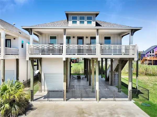 1977 Royalville Court, Crystal Beach, TX 77650
