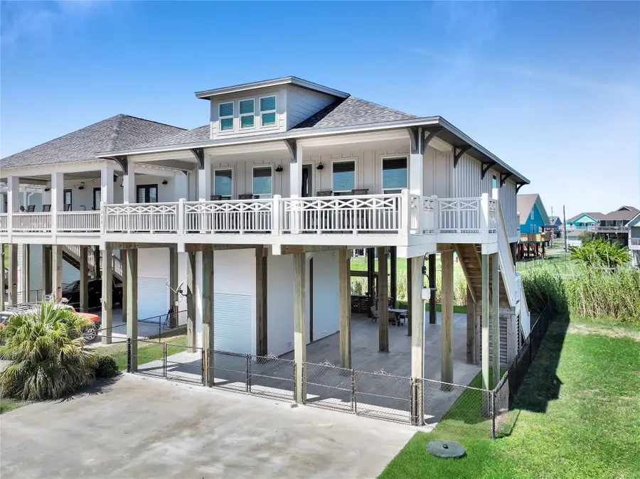 1977 Royalville Court, Crystal Beach, TX 77650 - #2