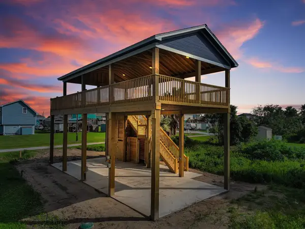 151 Bud Drive, Crystal Beach, TX 77650