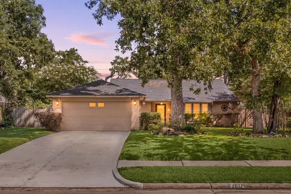 2811 Whispering Springs Drive, Spring, TX 77373