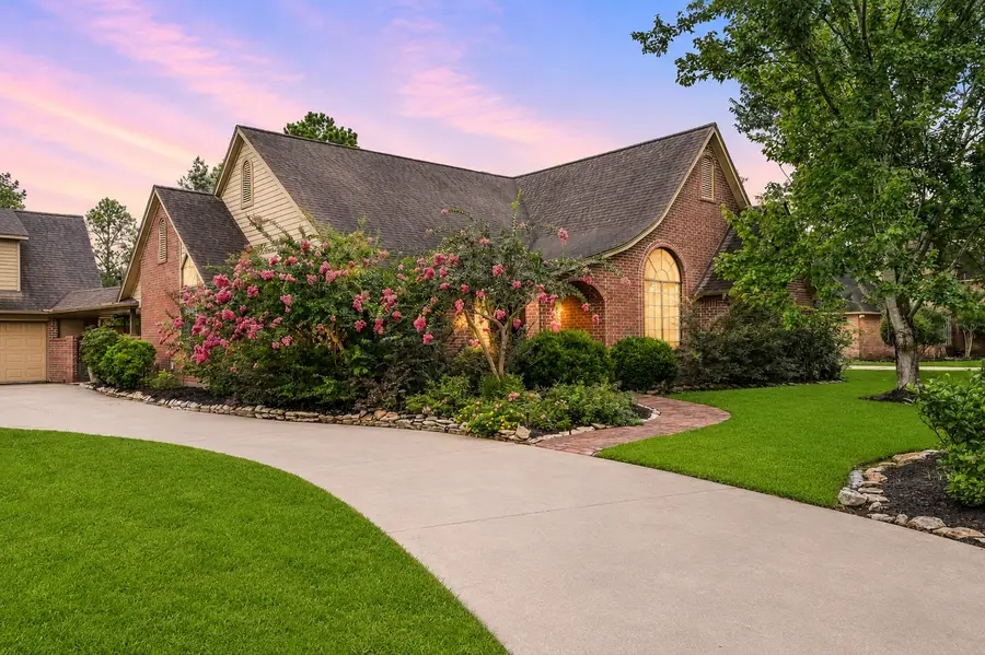 1207 W Edgewood Drive, Friendswood, TX 77546 - #2