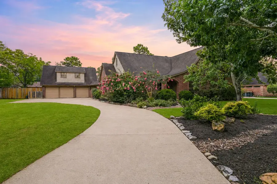 1207 W Edgewood Drive, Friendswood, TX 77546 - #3