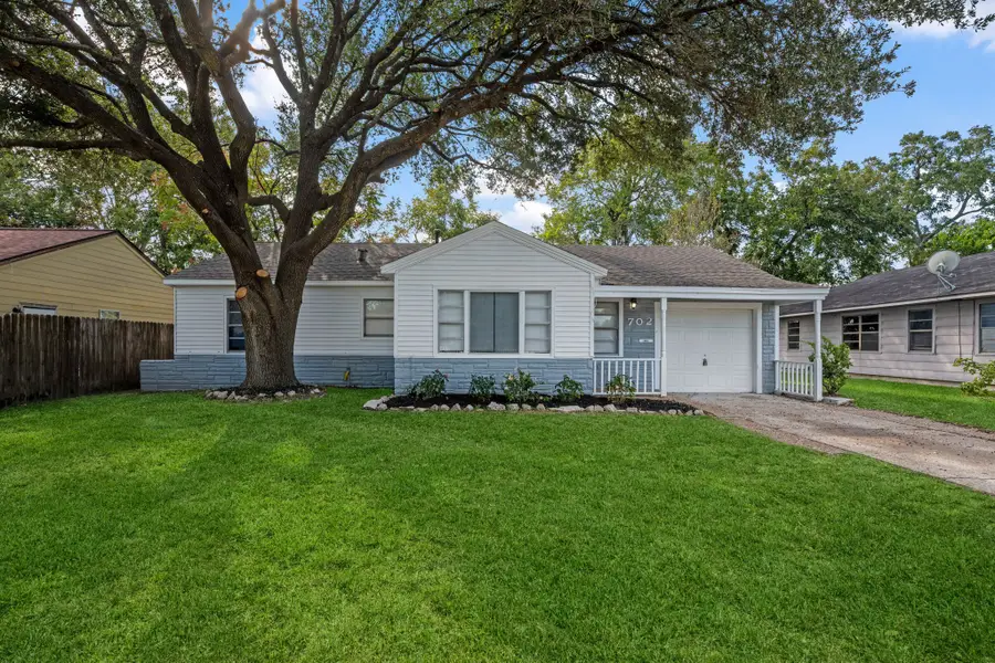 702 S Circle Drive, Baytown, TX 77520 - #2