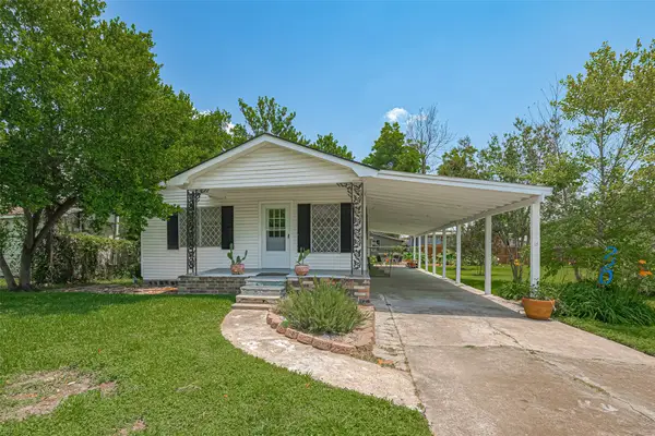 220 Palmyra Street, Houston, TX 77022