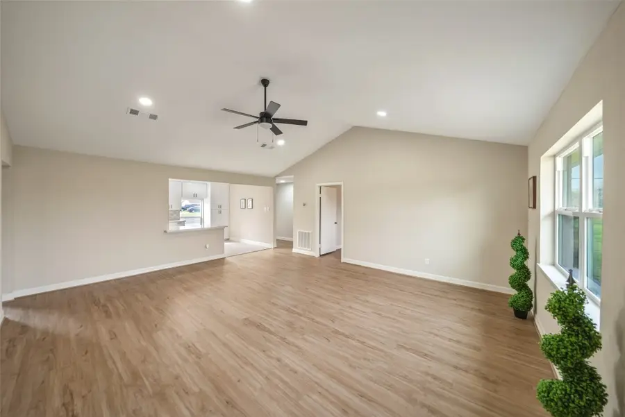 355 Windsor Square, Alvin, TX 77511 - #3