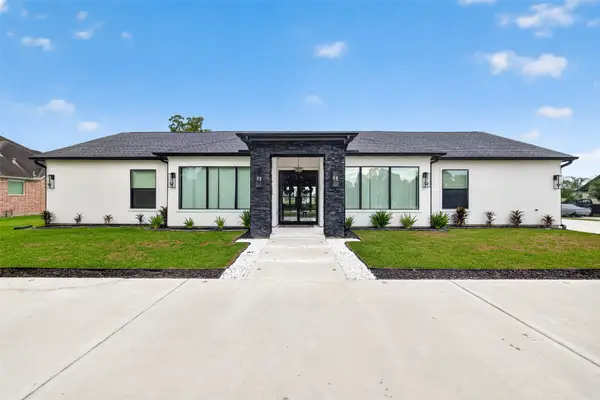 3227 River Bend Dr, Rosenberg, TX 77471