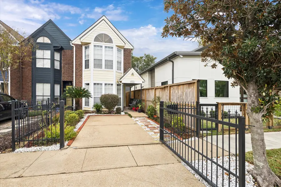 926 Rutland Street, Houston, TX 77008 - Image #2