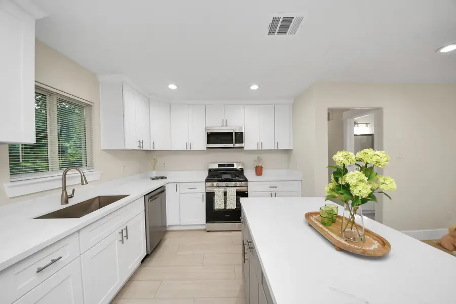 10521 Chesterfield Drive, Houston, TX 77051 - #3