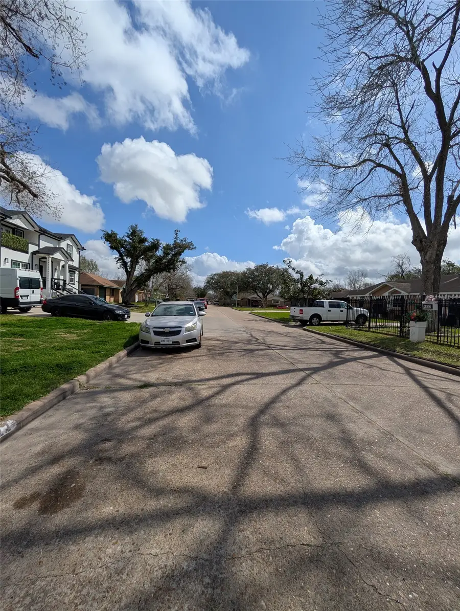 4822 Dalmatian Drive, Houston, TX 77045 - #2