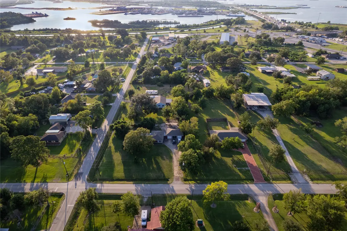 215 Ilfrey Street, Baytown, TX 77520 - #1
