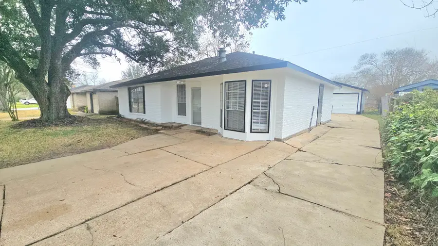 210 Brigadoon Lane, Friendswood, TX 77546 - #2