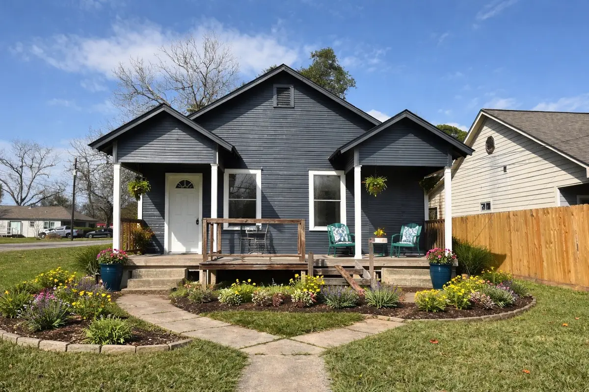 301 E 3rd Street, Sweeny, TX 77480 - Image #1