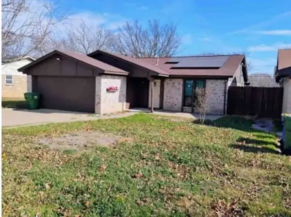 624 Hallvale Drive, White Settlement, TX 76108