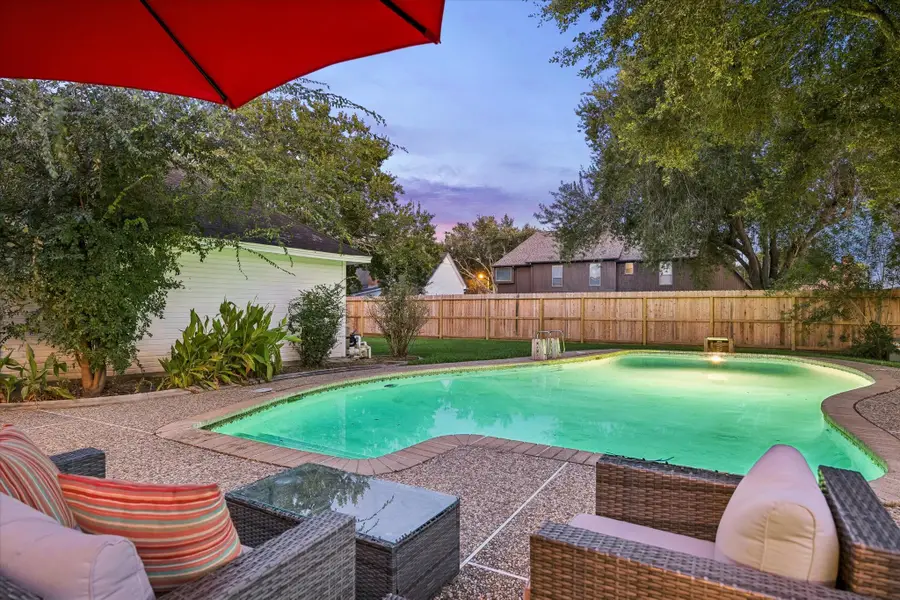 1414 W Castlewood Avenue, Friendswood, TX 77546 - #3