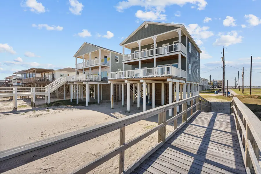 103 W Palm Street, Surfside Beach, TX 77541 - #2